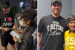 Japonês aceita Jesus nas ruas após ouvir evangelista: “Vim falar do Deus dos deuses”