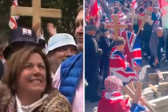 Multidão toma as ruas de Londres em defesa da liberdade de expressão e da herança cristã