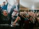 Pessoas fazem fila para serem batizadas em culto em tenda nos EUA: “Estão buscando Jesus”