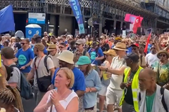 Marcha para Jesus reúne milhares em Londres após 25 anos: ‘Igreja viva’