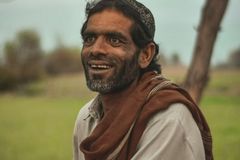 Ex-hindu que planejava matar cristãos em culto se rende a Jesus: “Me arrependi”