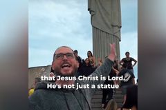 Evangelista prega no Cristo Redentor: “Não é apenas uma estátua, é o Pão da Vida”
