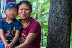 Cristã ora pelo marido hindu e testemunha conversão de toda a família: ‘Jesus nos salvou’