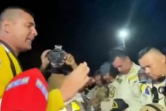 Bombeiros oram após mais de 40 horas de trabalho na Venezuela: “Multiplica nossa força”