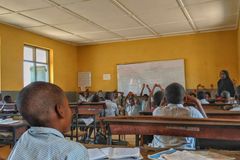 Terroristas invadem escola e sequestram dezenas de estudantes em novo ataque na Nigéria
