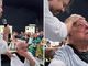 Idoso vai às lágrimas durante batismo na Bahia: “Vida nova aos 92 anos”