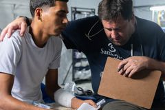 Missão monta hospital na Venezuela e atende mais de 800 pessoas: “Pregamos Jesus”