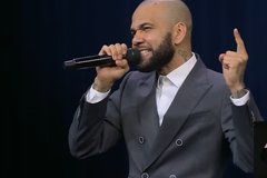 Daniel Alves relembra encontro com Jesus na prisão: “Era mais feliz do que ganhando milhões”