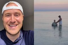 Cantor Mike Posner é batizado após receber profecia: ‘Dei um passo até Cristo’