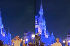 Evangelista prega em frente ao castelo da Disney: “Há um Reino que dura para sempre”