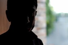 Mais de 200 pessoas pressionam jovem cristão a negar Jesus em Bangladesh