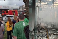 Cristãos louvam em frente à igreja destruída por incêndio em Recife: ‘Estamos de pé’