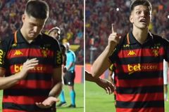 Jogador comemora gol com versículo em Libras: “Jesus é a Luz do mundo”