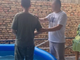 Cristão é batizado em sigilo em igreja da Ásia que ora sussurrando para não ser descoberta