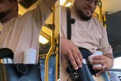 Cristão distribui café em ônibus e evangeliza passageiros: “Presente de Deus para vocês”