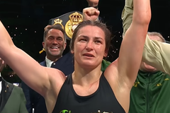 Ícone do boxe feminino encerra carreira com louvor diante de 80.000 pessoas