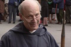 Sex abusing bishop Peter Ball jailed for 32 months