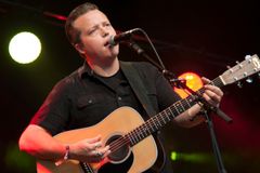 Jason Isbell Will Require Proof of Vaccination or a Negative COVID Test at His Live Shows