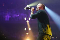 Chris Tomlin, Hillsong UNITED to headline nationwide worship tour: 'Magnify the name of Jesus'