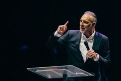 Hillsong's Brian Houston to plead not guilty of concealing dad's abuse