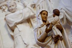 Pope prays for victims of abuse in France | Crux Now