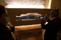 Pilgrims flock to beatified teen’s tomb in Assisi ahead of feast day | Crux Now