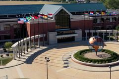 Ministry to give thousands of Bibles, discipleship materials to immigrant community in Texas