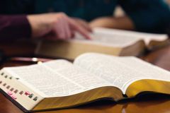 Tyndale Celebrates 25th Anniversary of NLT Bible With Global Campaign to Distribute God's Word