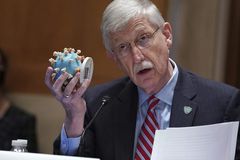 NIH director announces resignation