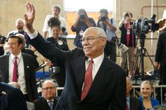 Fully vaccinated Colin Powell dies from COVID-19 complications amid cancer battle