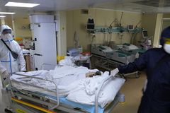 Moscow to reenter virus lockdown