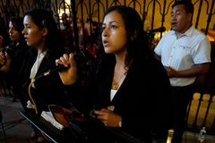 With numbers growing in U.S., more Hispanics involved in church, community | Crux Now