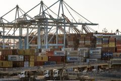 US Ports Scramble to Relieve Supply Chain Bottlenecks as Inflation Soars