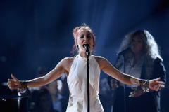 Lauren Daigle urges young Christians to ask God for courage in face of adversity: 'He will give it to you'
