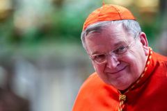 Cardinal Burke off COVID-19 ventilator and back in hospital room, family says