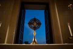 Draft statement stresses Eucharist’s importance, not a need to deny it | Crux