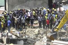 Building collapse kills schoolchildren in Nigeria