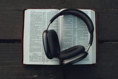 Hit Catholic Bible podcast to launch in Spanish in 2022