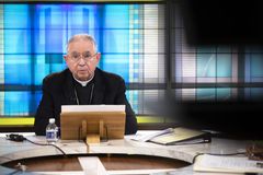 U.S. archbishop says ‘elitist leaders’ see Christianity as obstacle | Crux