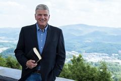 Franklin Graham Seeks Your Prayers as He Recovers from Heart Surgery for Pericarditis