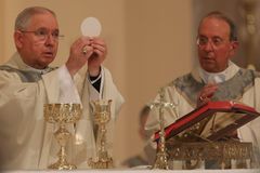 U.S. bishops discussions on Eucharist document to have ‘different tone’ from summer | Crux
