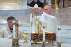 Archbishop Aquila: The Eucharist can transform your life