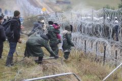 Poland deploys troops to Belarus border