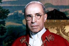 Scholars dispute charge of Pius XII Holocaust cover-up