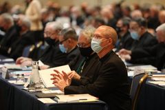 U.S. bishops’ debate on Eucharist document is ‘serene’ | Crux