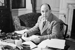Ex-atheist CS Lewis was once a ‘vigorous debunker of Christianity.’ Actor reveals what imploded that worldview