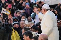 Pope says early Christians a model for 'digital age' Church