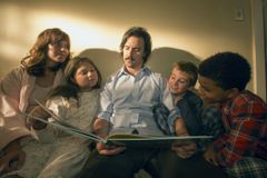 The Best Thanksgiving TV Episodes to Watch With the Fam