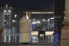 Book marks 1st anniversary of Pope Francis’ Urbi et Orbi blessing as pandemic swept world