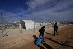 Cyprus: pope will transfer migrants to Italy after visit